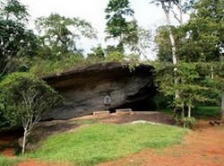 Grottes d'Akok Békoé